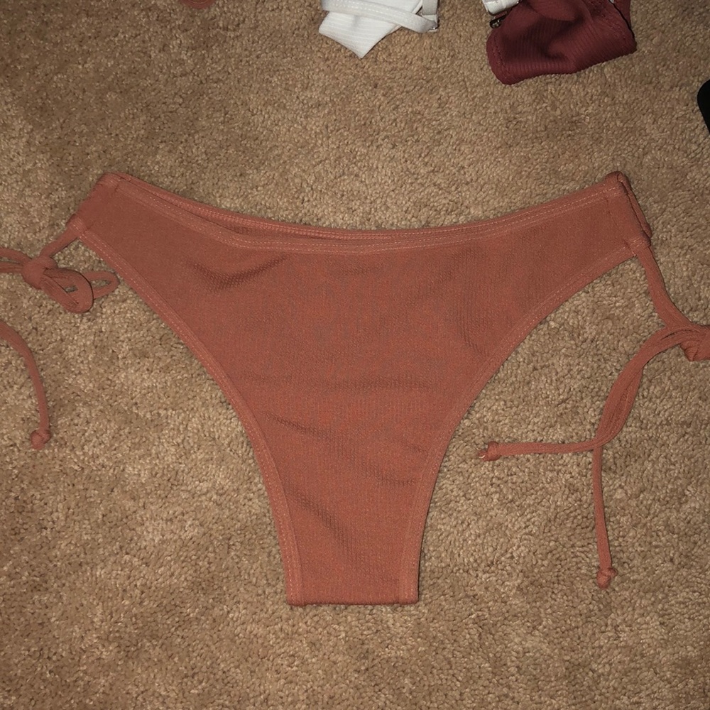 string bikini bottom - Picture 2 of 2